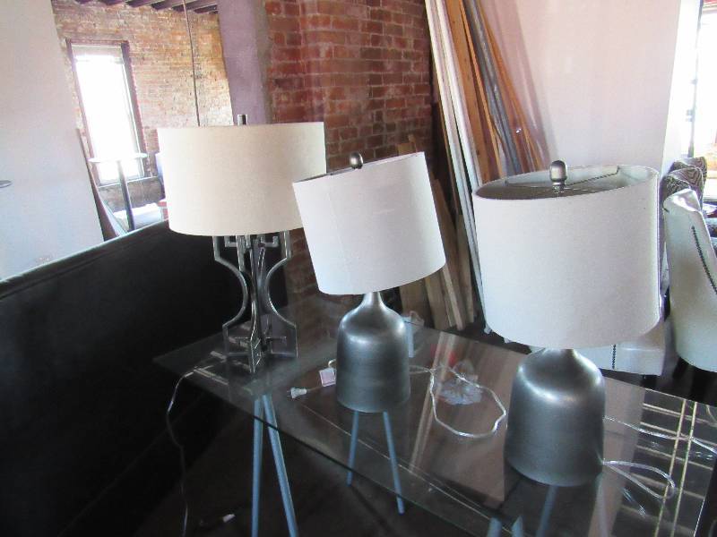 lot 1835 image: Lot Of (3) Lamps With Shades