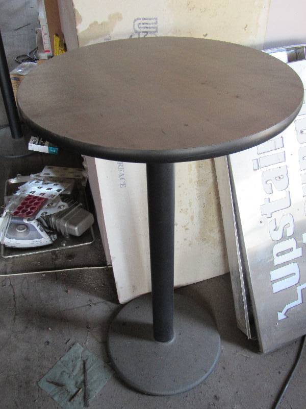 lot 1837 image: 24 Round Laminated Wood Top Bar Height Table
