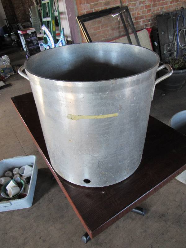 lot 1850 image: Vollrath 80QT Aluminum Stock Pot With Drain Port