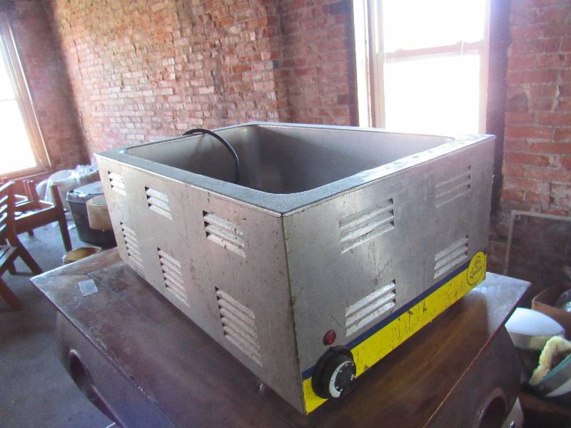 lot 1856 image: Qualite Food Warmer