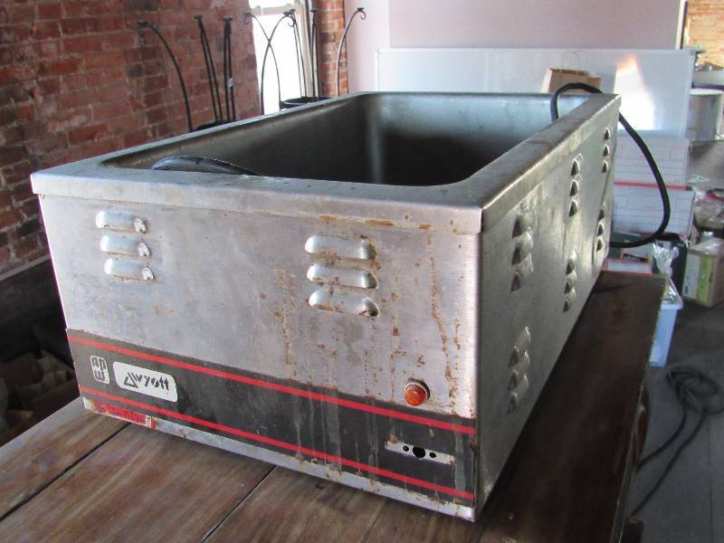 lot 1857 image: APW Food Warmer