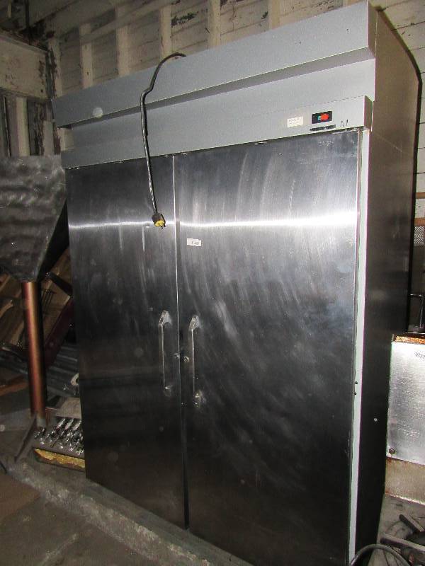 lot 563 image: Hobart 2 Door Stainless Upright Refrigerator