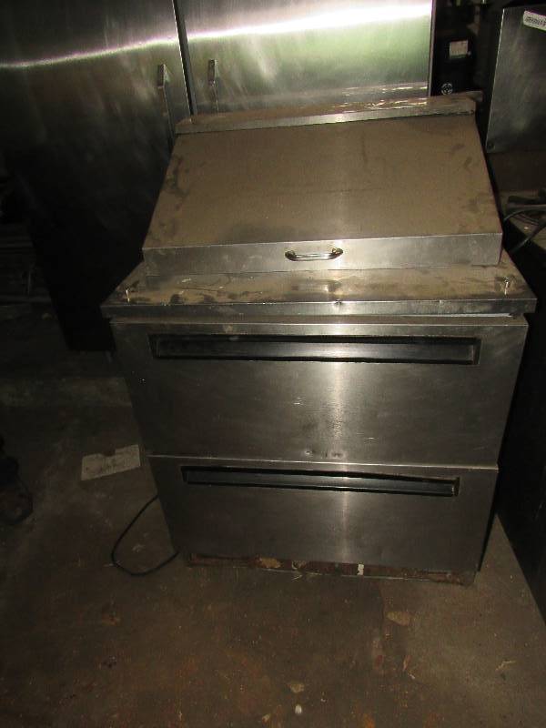 lot 565 image: Delfield 2 Drawer Sandwich Prep Table