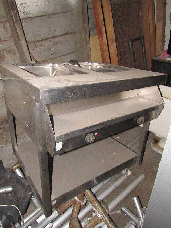 lot 566 image: 32 2 Well  Steam Table