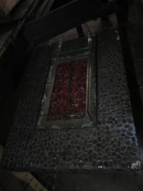 lot 576 image: 60 X 42 Decorative Fire Pit