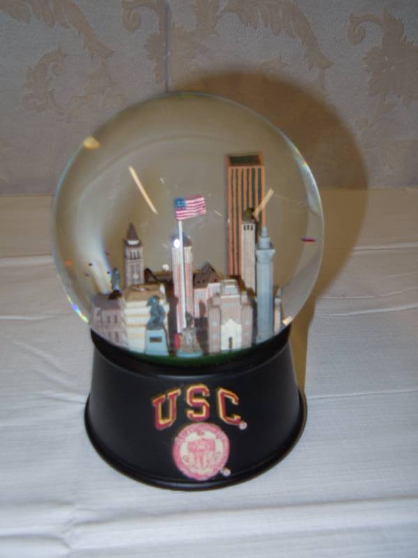 lot 173 image: USC Snow Globe