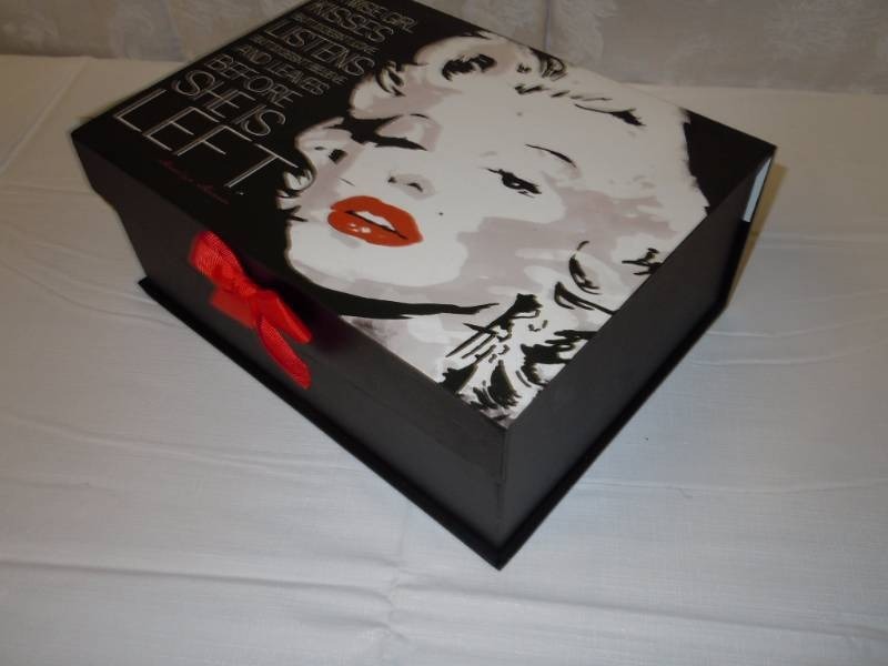 lot 169 image: Marilyn Monroe Box