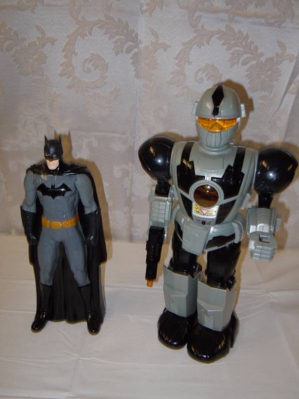 lot 124 image: Batman Toy and more..