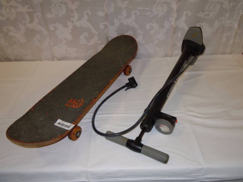 lot 137 image: Lot of Sporting Goods