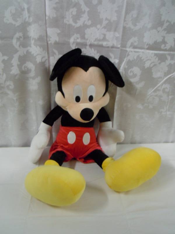 lot 138 image: Oversized Mickey Mouse