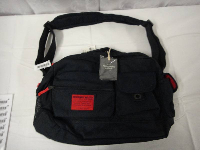 lot 111 image: Abercrombie Messenger Bag NEW