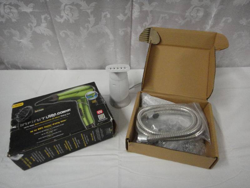 lot 75 image: Lot of Random Items