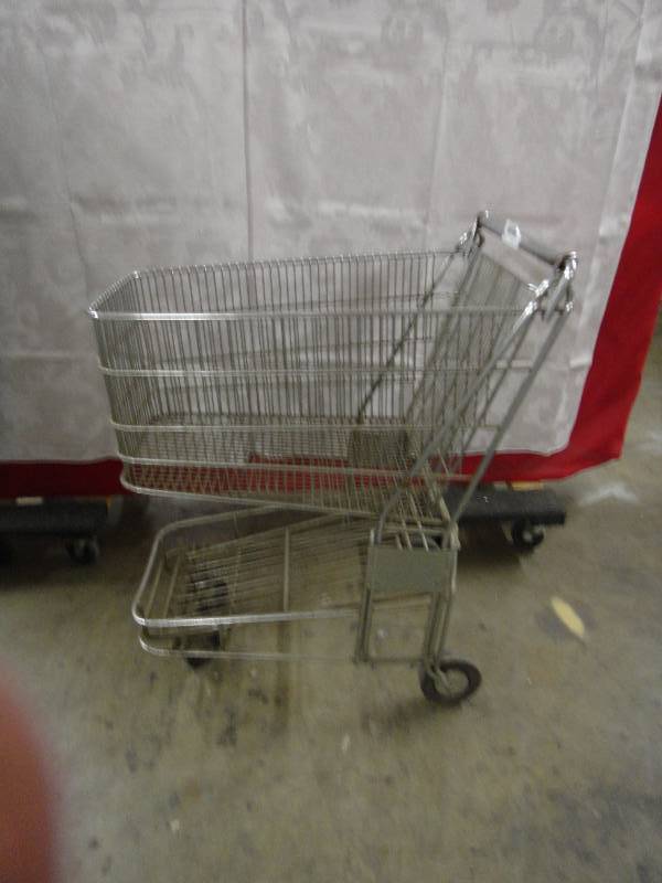 lot 69 image: Kids Shopping Cart