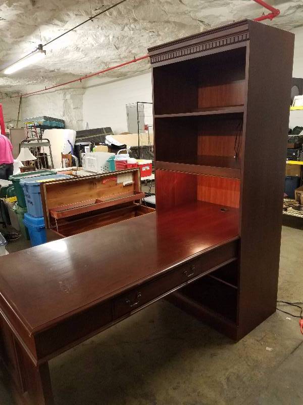 lot 281 image: Double Sided Desk with Light