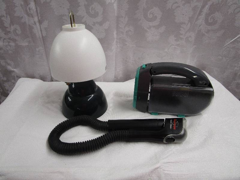 lot 250 image: Lot of Random Items
