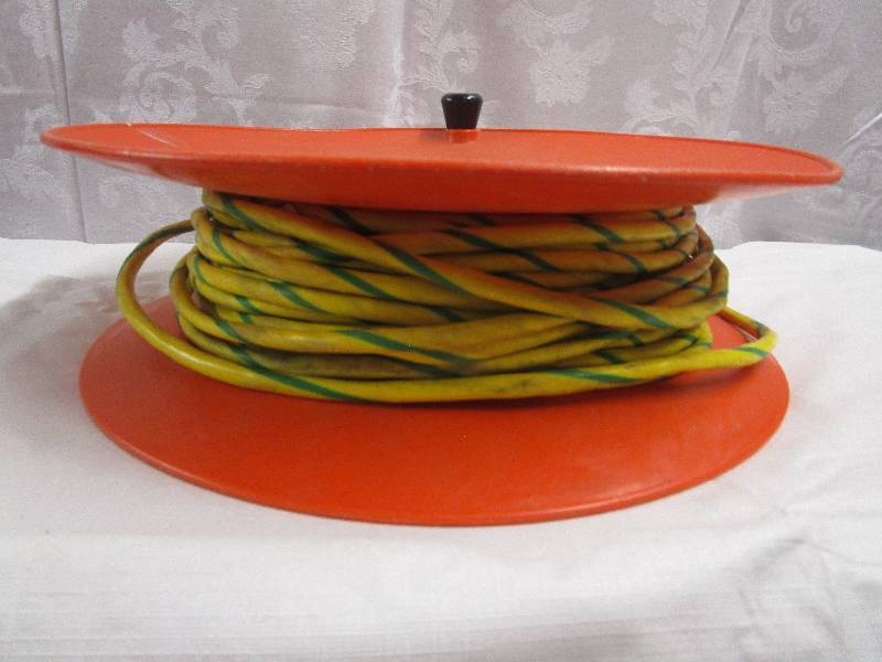 lot 252 image: Roll Up Extension Cord