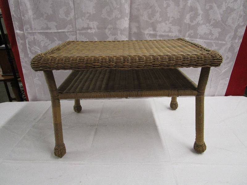 lot 277 image: Wicker Table