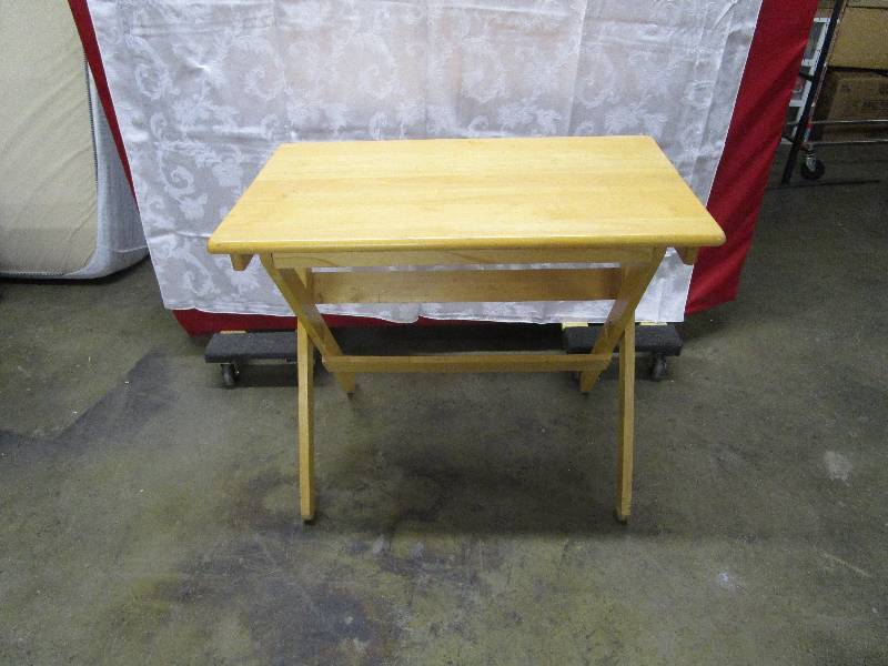 lot 312 image: Entry Table