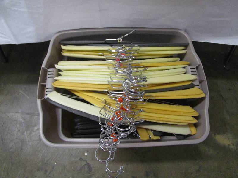 lot 320 image: Lot of Hangers
