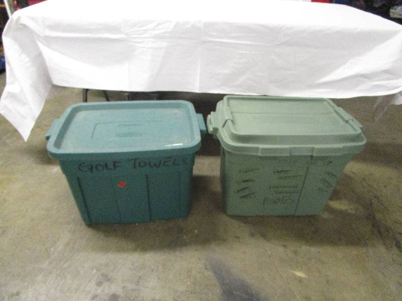 lot 321 image: Lot of Totes with lids