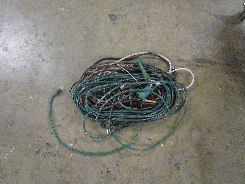 lot 326 image: Heavy Duty Extension Cord