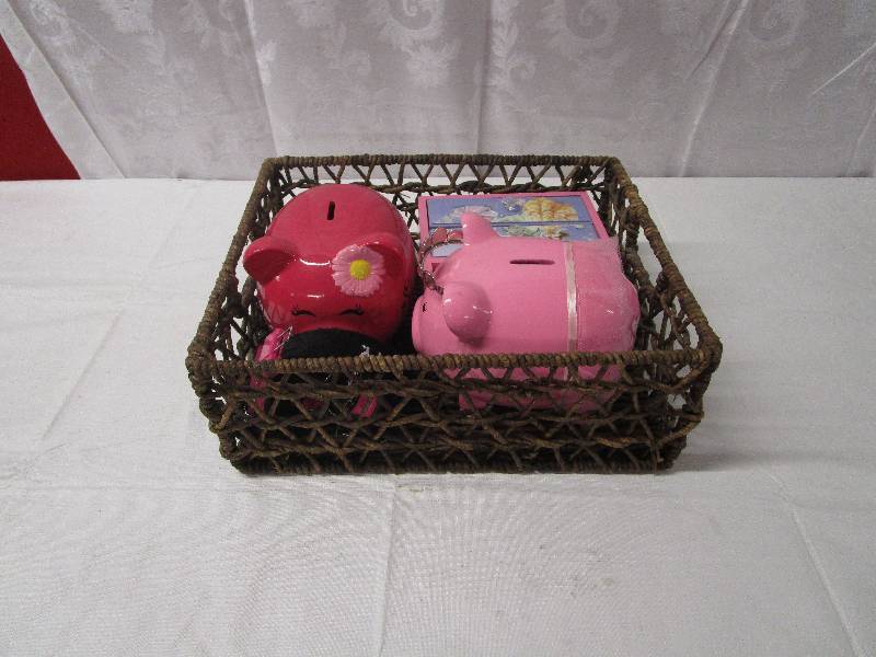 lot 369 image: Lot of Random Items