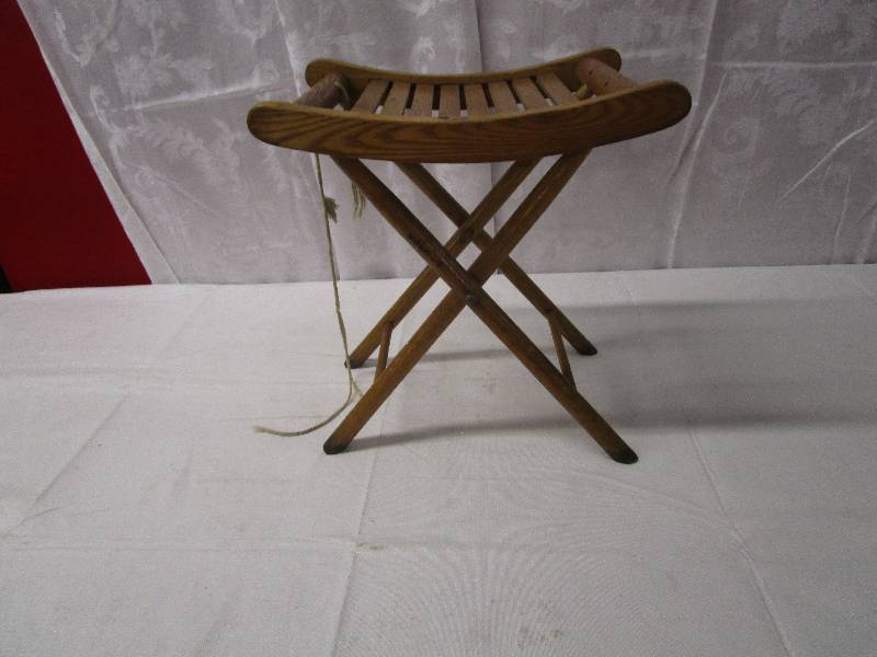 lot 375 image: Little Chair