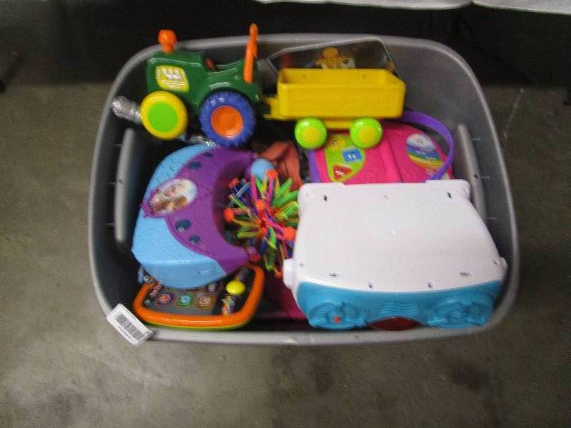 lot 379 image: Lot of Random Items