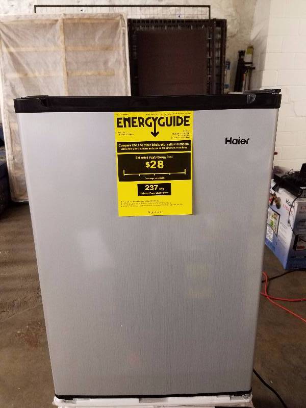 lot 289 image: Haier Mini Fridge