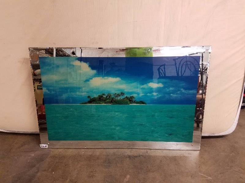 lot 198 image: Light Up Wall Decor