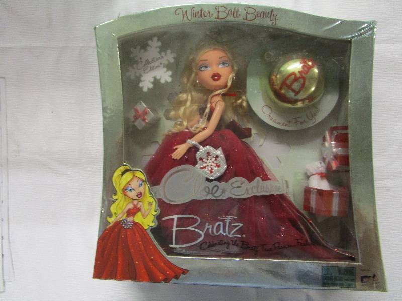 lot 508 image: Bratz Doll