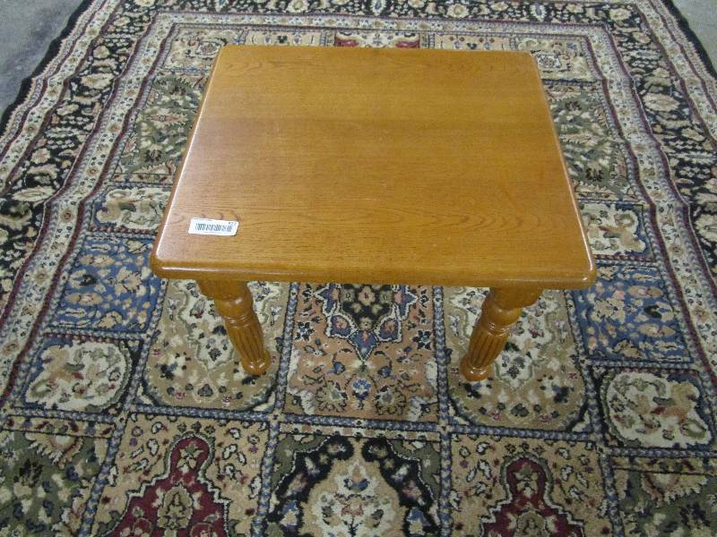 lot 523 image: End Table
