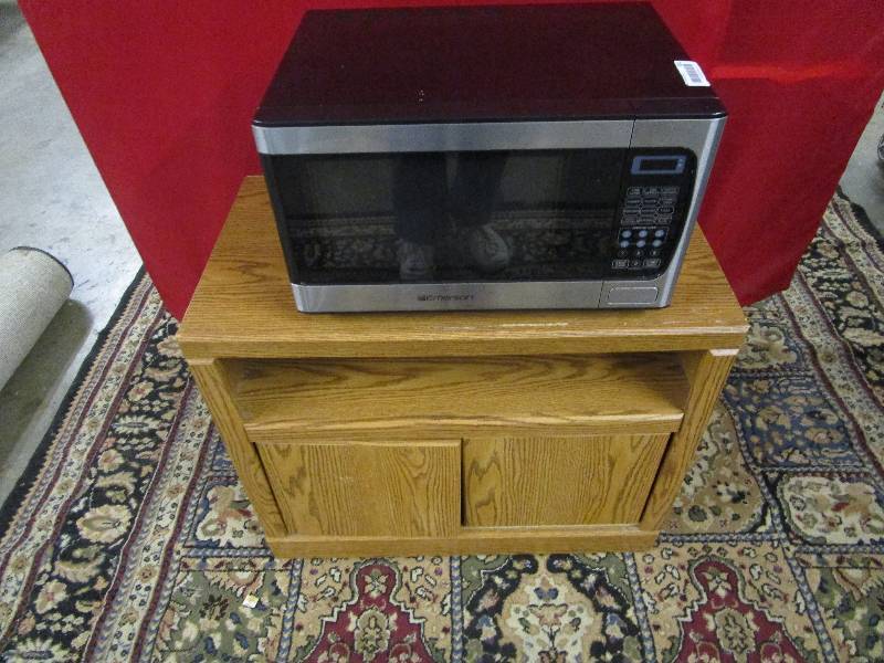 lot 531 image: Microwave oven and Cart