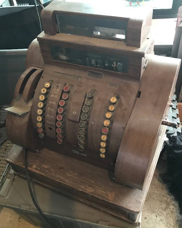 lot 2158 image: Old Electric Working Cash Register with Key