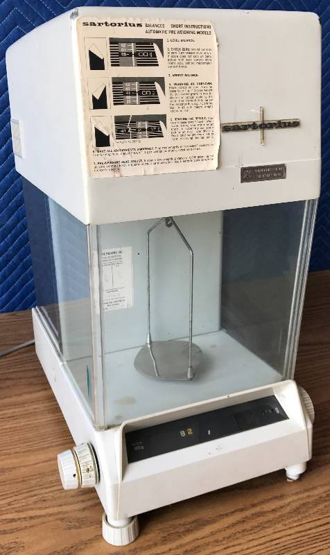 lot 2240 image: Sartorius Balance - The monolithic weighing system