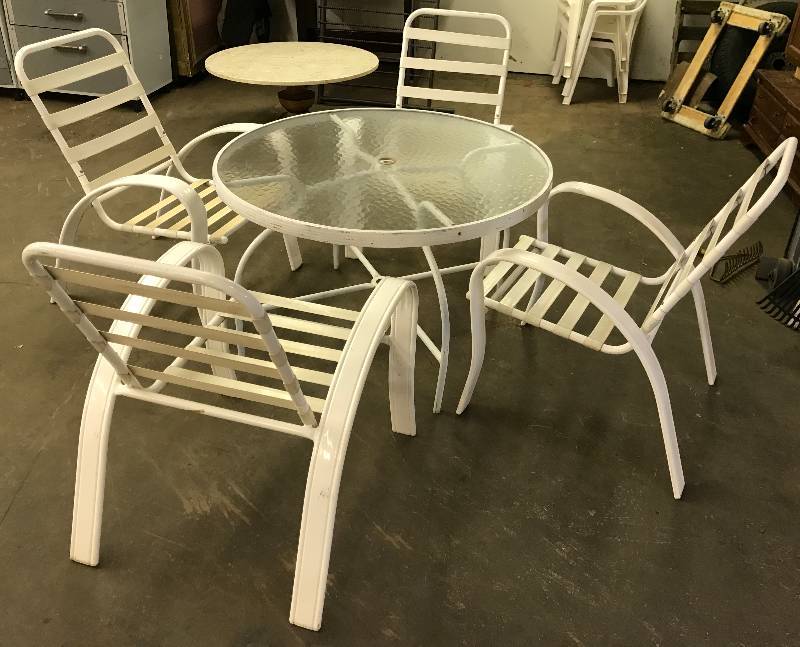 lot 2306 image: Patio Table and 4 Chairs