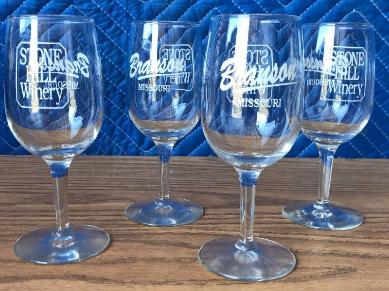 lot 2317 image: Set of 4 wine glasses Branson - Stone Hill Winery Souviners