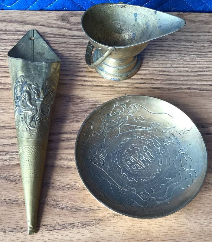 lot 2336 image: 3 Brass Items