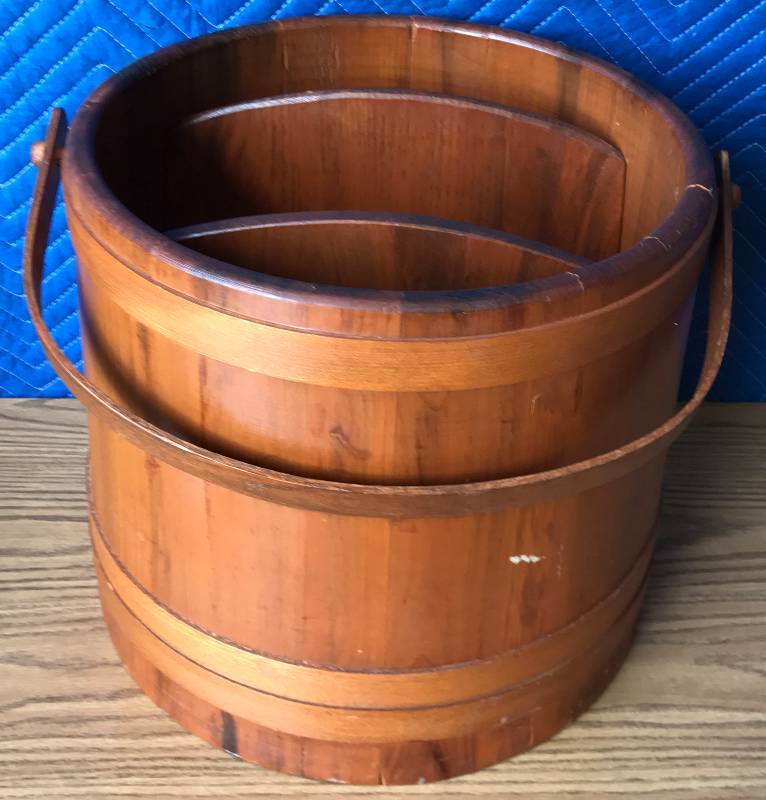 lot 2341 image: Big Wooden Pail  Bucket with Handle