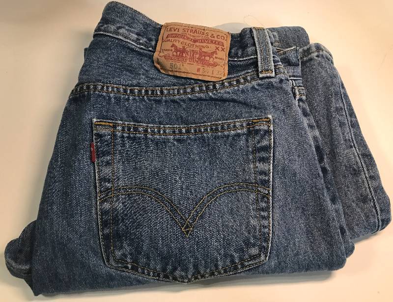 lot 2181 image: LEVI Strauss & Co. ORIGINAL 501 Blue Jeans - W 34 - L 32 - BUTTON FLY