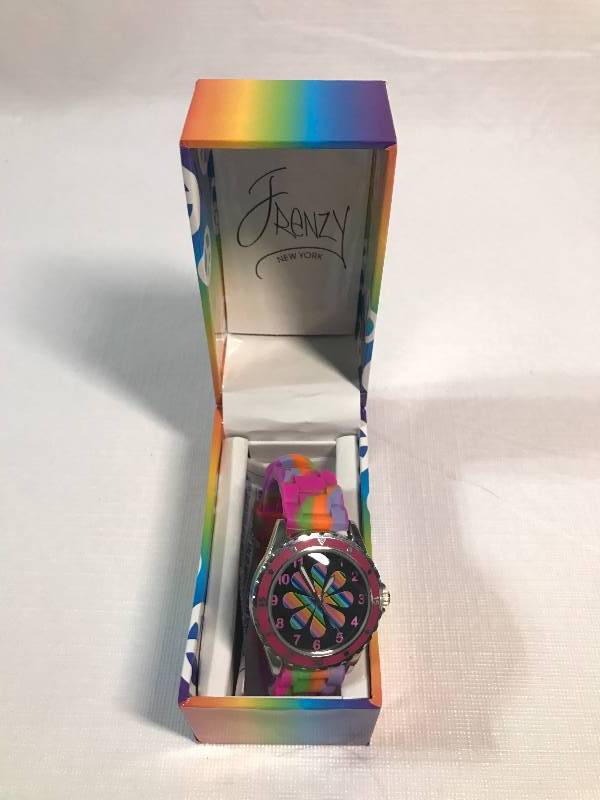 lot 2219 image: Frenzy Groovy Watch in Peace Sign Box - New York