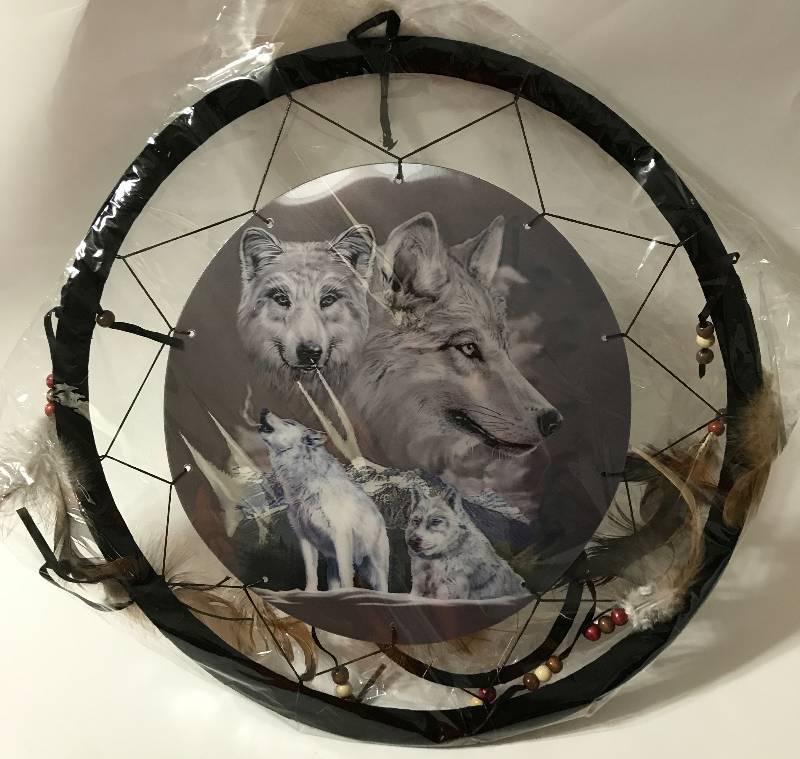 lot 2270 image: Dream Catcher 3-D WOLF - 13 VERY COOL