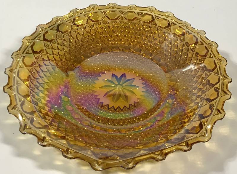 lot 2280 image: Carnival 10 Fruit Dish - VERY PRETTY