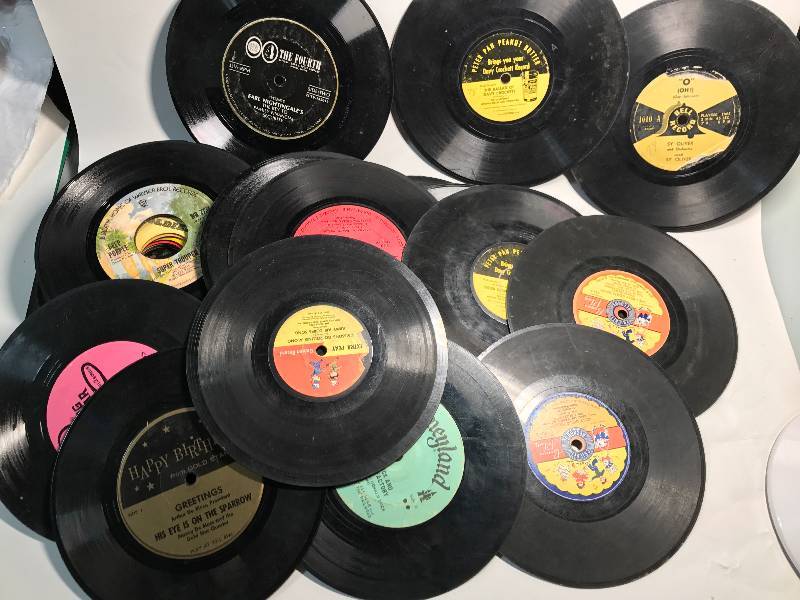 lot 1991 image: Old Vintage 45 Record Collection