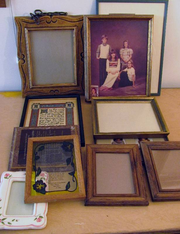 lot 6271 image: Picture Frames 8x10, 5x7