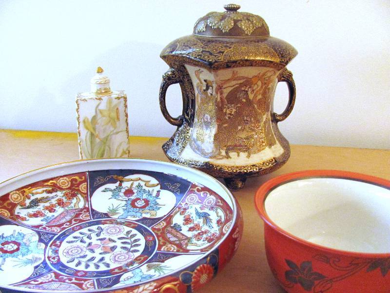 lot 6277 image: Asian Dcor - very colorful hand painted pieces