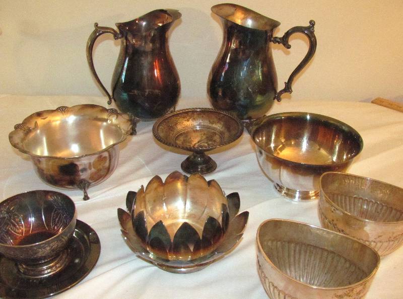 lot 6285 image: Assorted Silver service dishes and pitchers (plated)