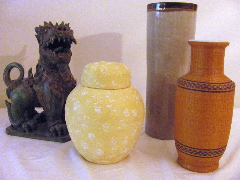 lot 6291 image: Vases, ceramic container and home dcor