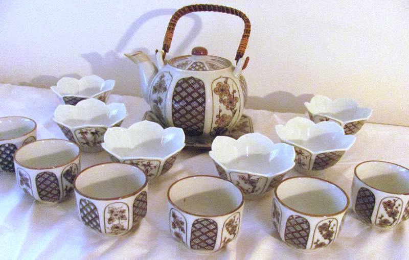 lot 6305 image: Beautiful 15 piece TEA SET MUST SEE