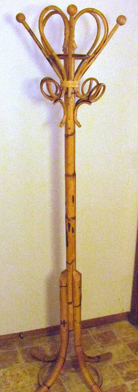 lot 6316 image: Wooden Hall Tree